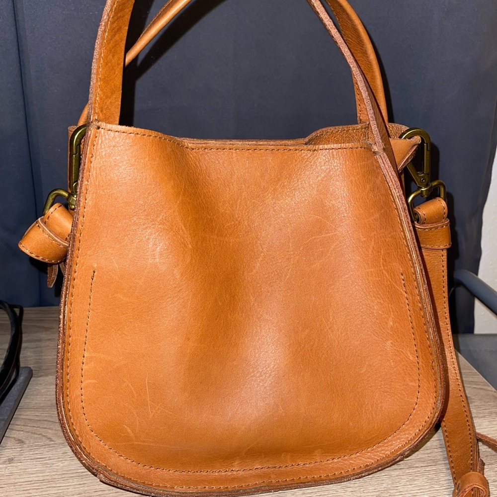 GUC. Madewell Sydney . Cognac color .